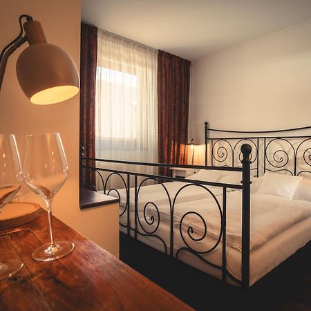 Апартаменти Vinarstvi & Vinarsky Dum Petratur Blatnice pod Svatym Antoninkem Екстер'єр фото